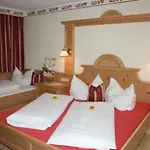 Alpinschloessl アパートホテル 4*