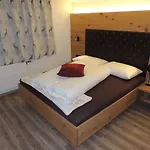 Alpinschloessl 4*