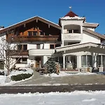 アパートホテル Alpinschloessl 4*