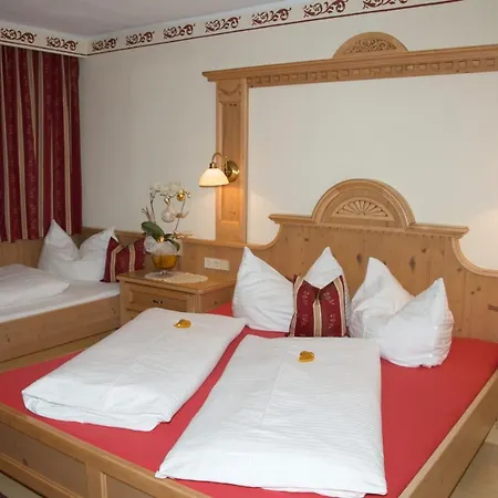 Alpinschlössl Aparthotel 4*