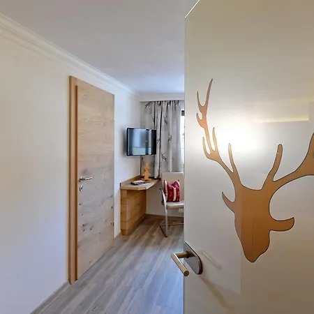 Alpinschloessl מלון דירות