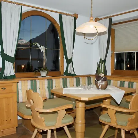 Hotel apartamentowy Alpinschloessl Mayrhofen
