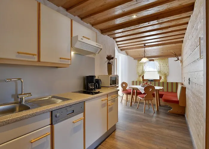 Aparthotel Alpinschlössl 4*